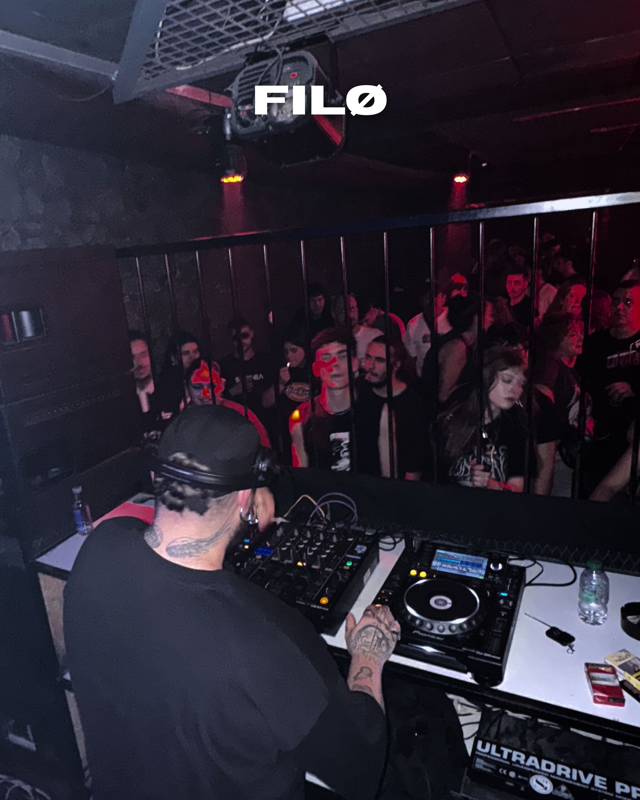 FILØ pinchando